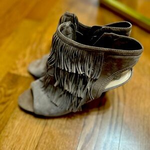 Like new suede wedge Vince Camuto